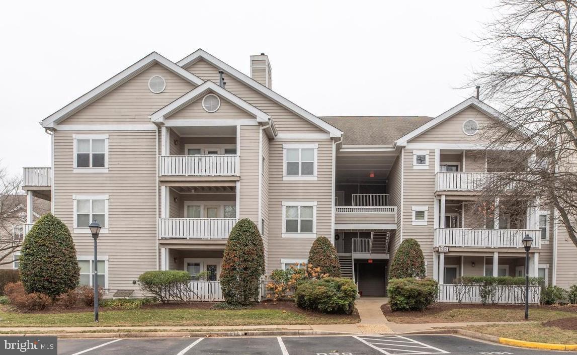 14301 Grape Holly Grv 14, Centreville, VA 20121