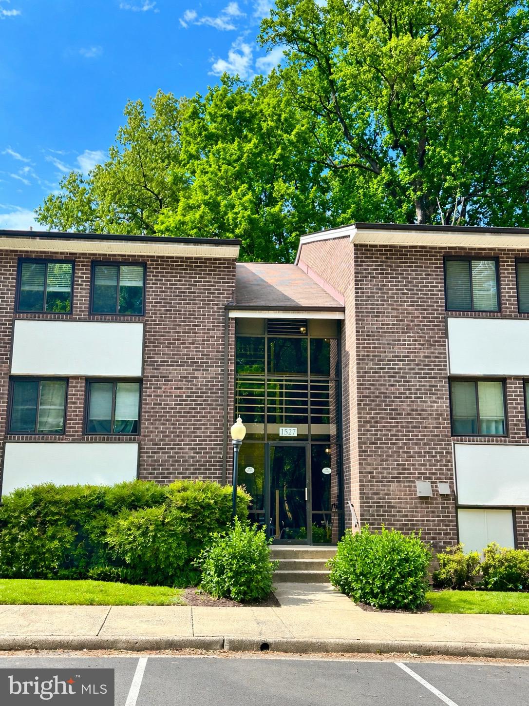 Welcome to Northgate Condominiums!   This spacious 3-bedroom, 2 full bath condo offers comfortable, low maintenance living and backs to a peaceful common area for added privacy.  Enjoy a bright and functional layout, perfect for every day living and entertaining .  Ideally located with convenient access to Metro, bus lines and airport, making commuting a breeze!  Updates include newer appliances, fresh paint and  HVAC/Air Handler replaced in 2022.