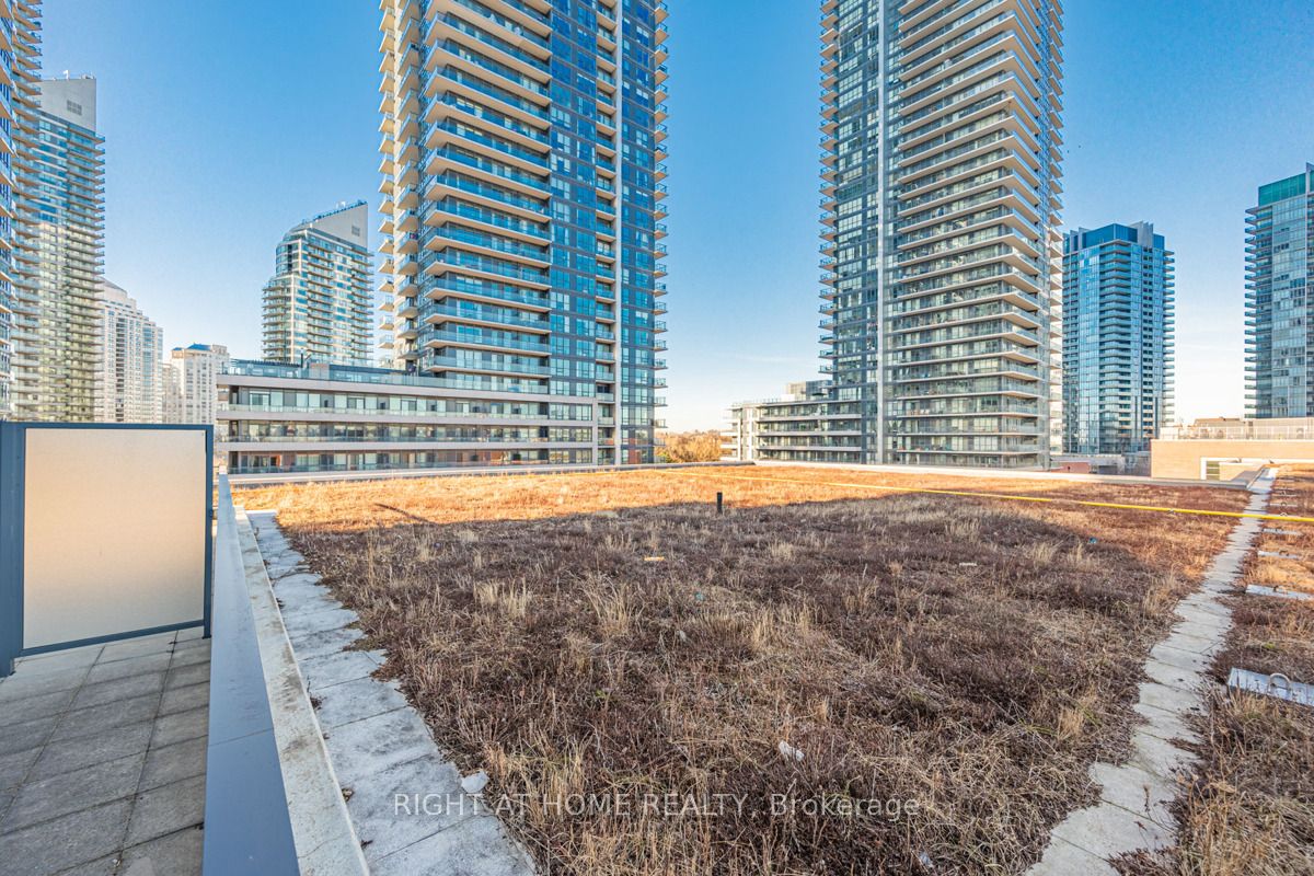 2200 W Lakeshore Blvd 612