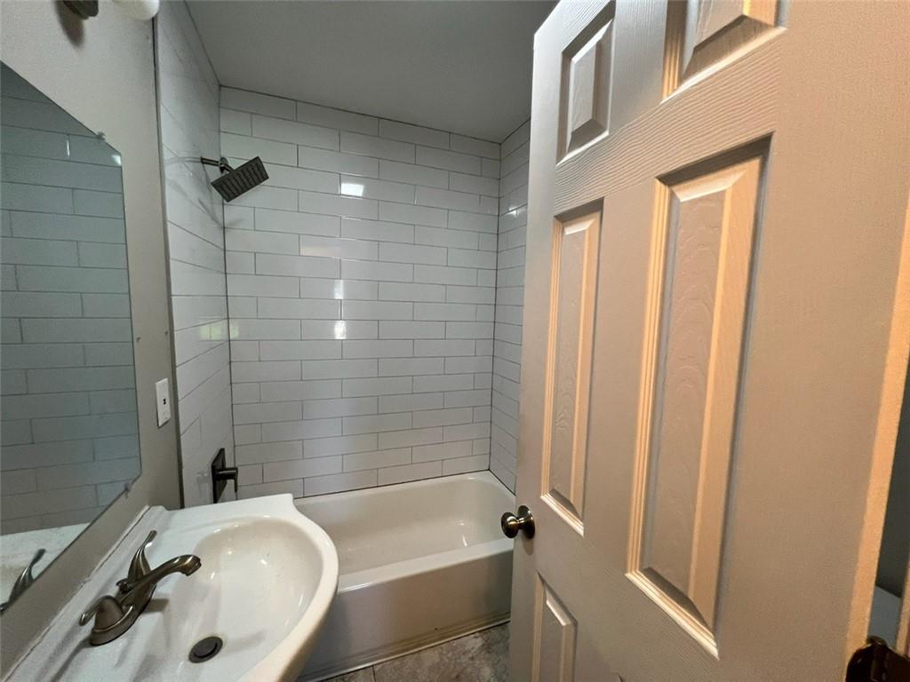 3407 S Claremont Avenue