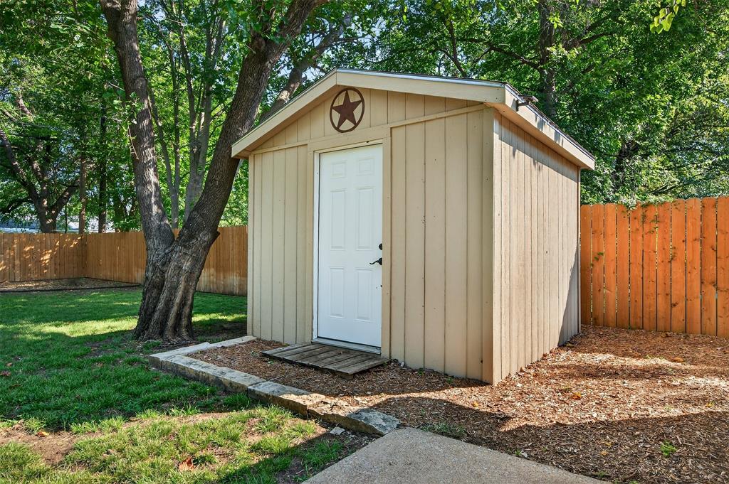 609 E Martin Lane