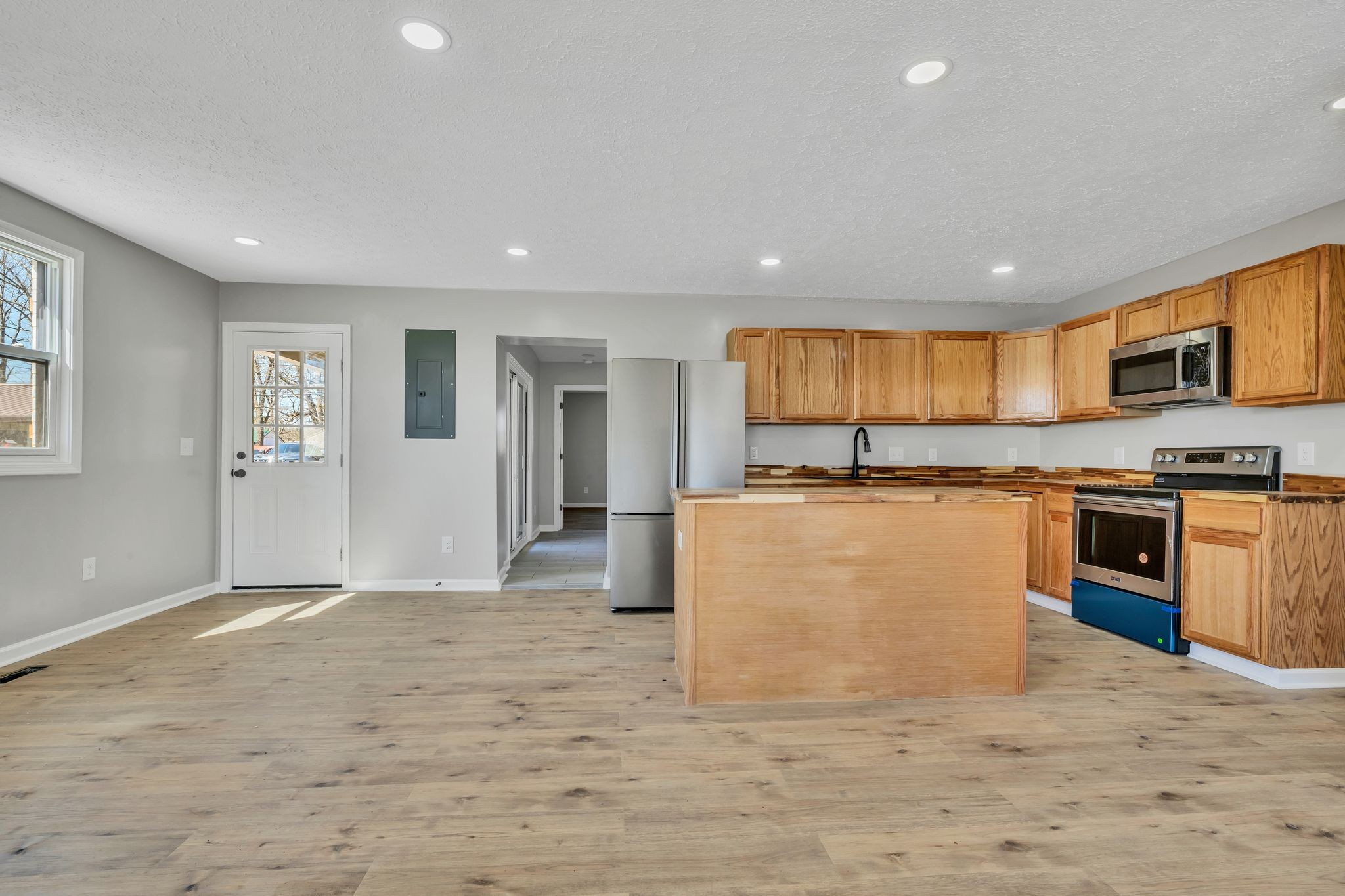 435 Carman Ave