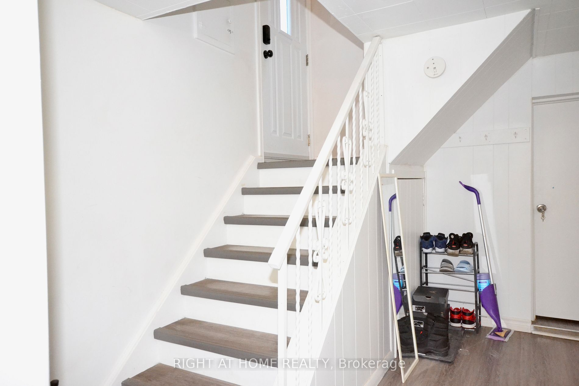 27 Cameo Cres
