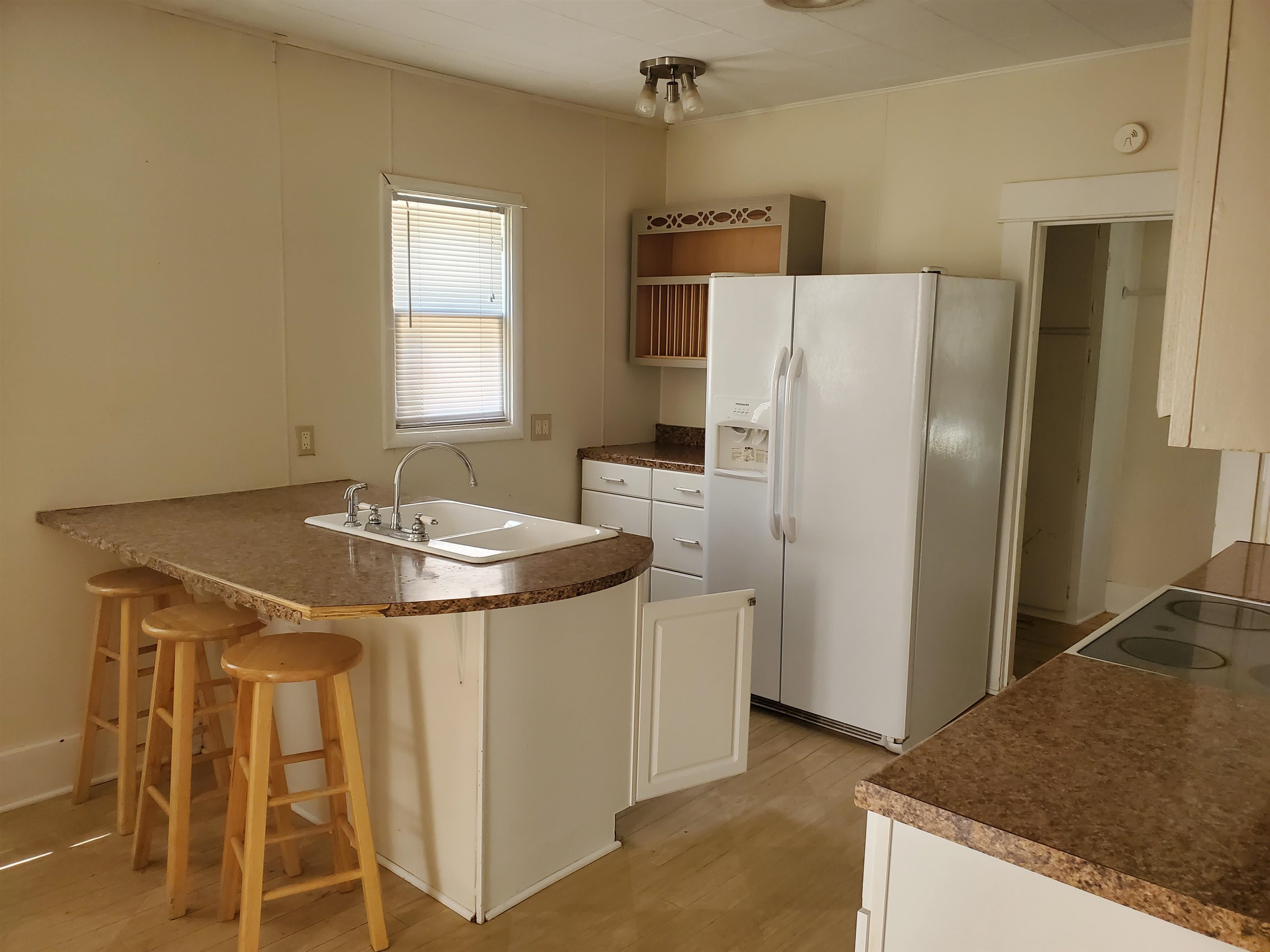 1103 N 3rd