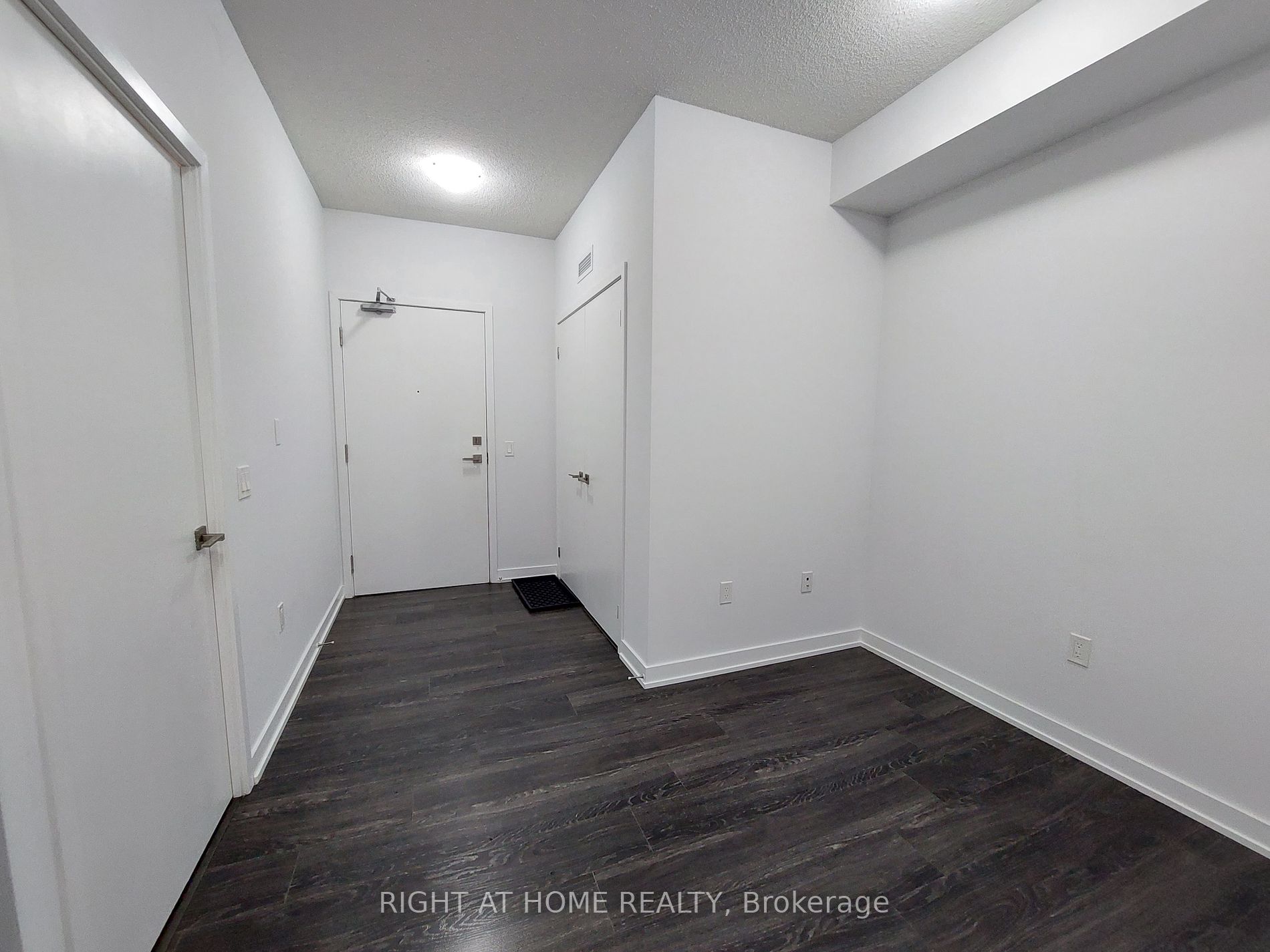 4055 Parkside Village Dr 2820