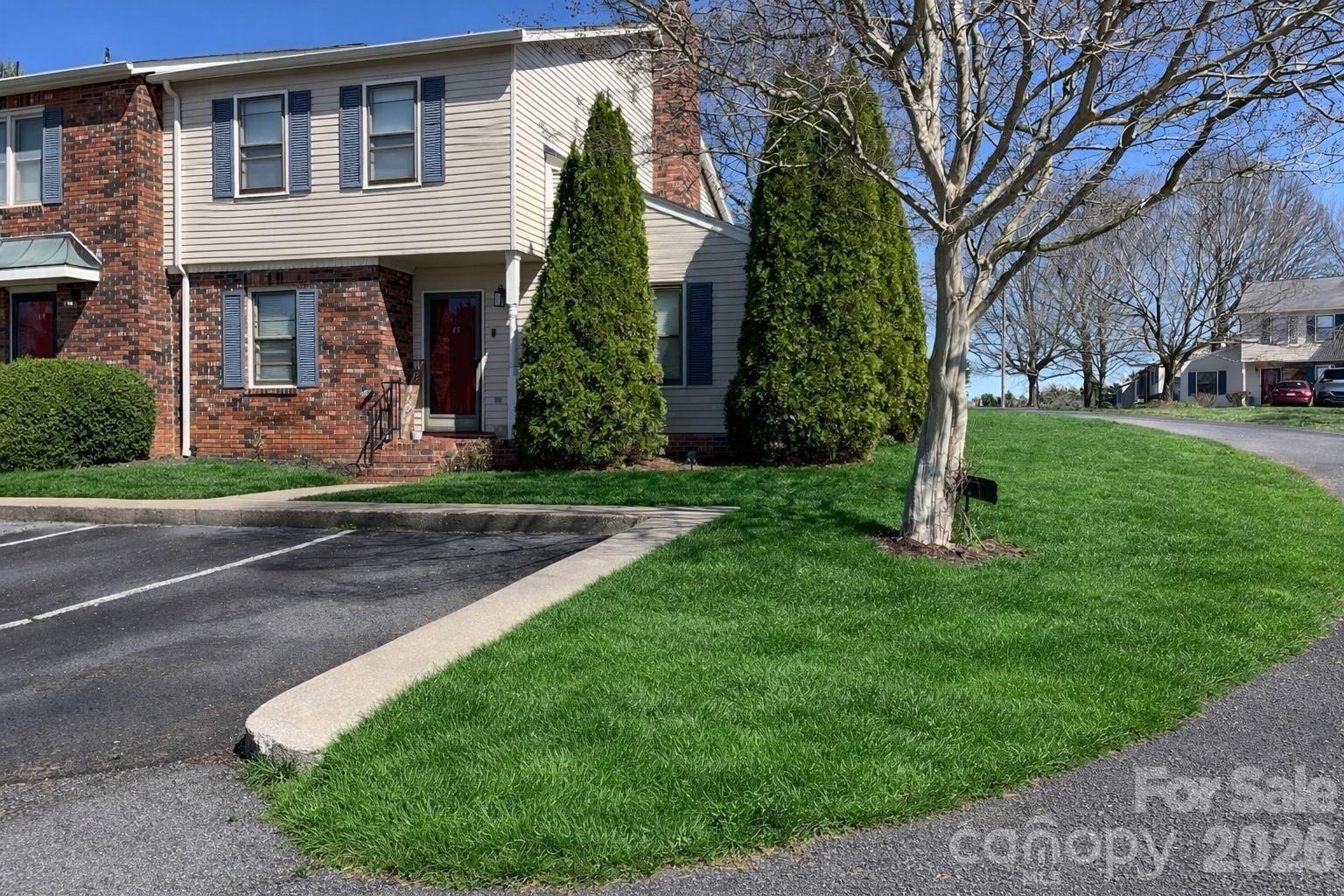 2705 N Center Street 43