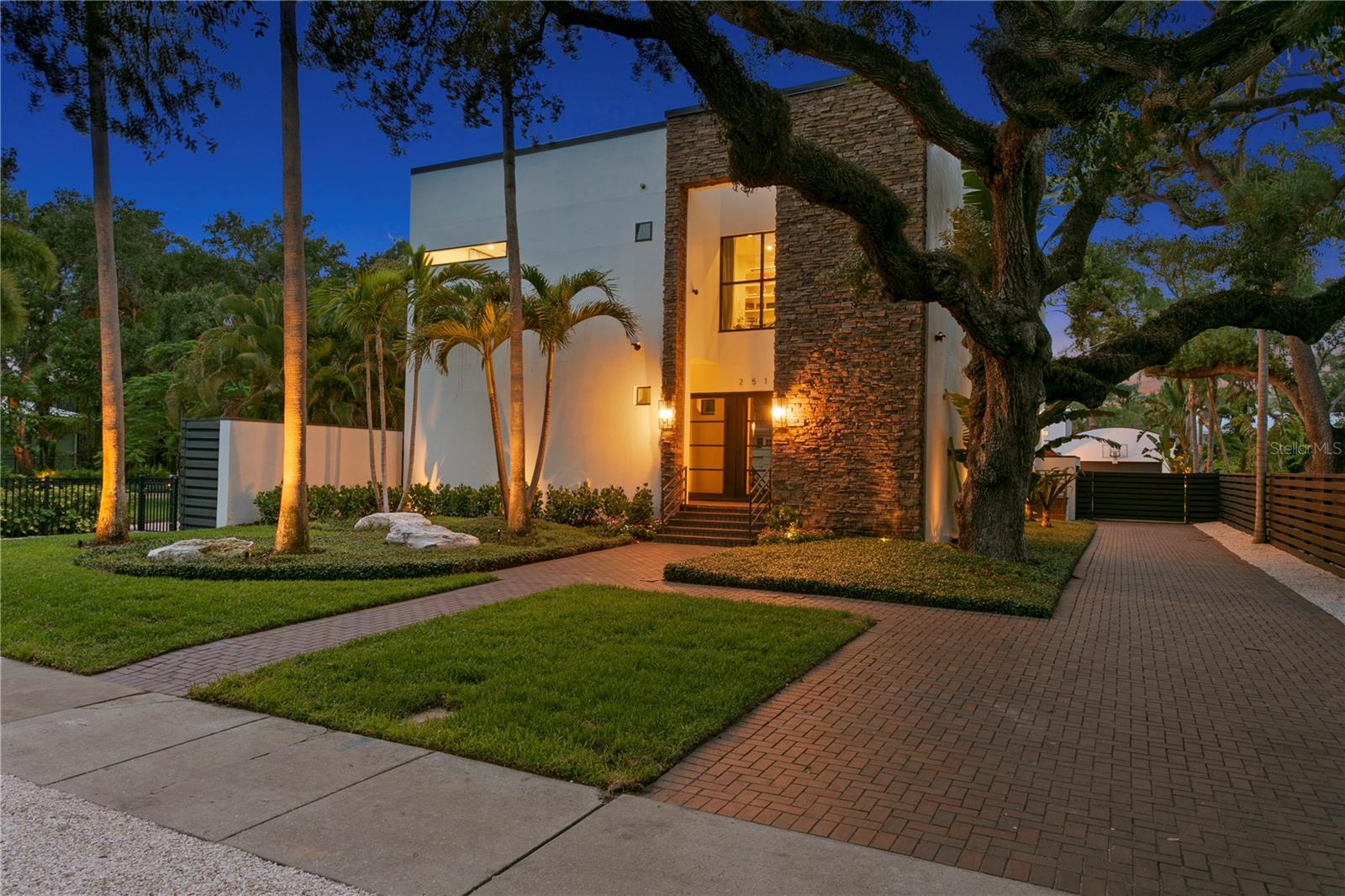 2515 W Shell Point Road, Tampa, FL