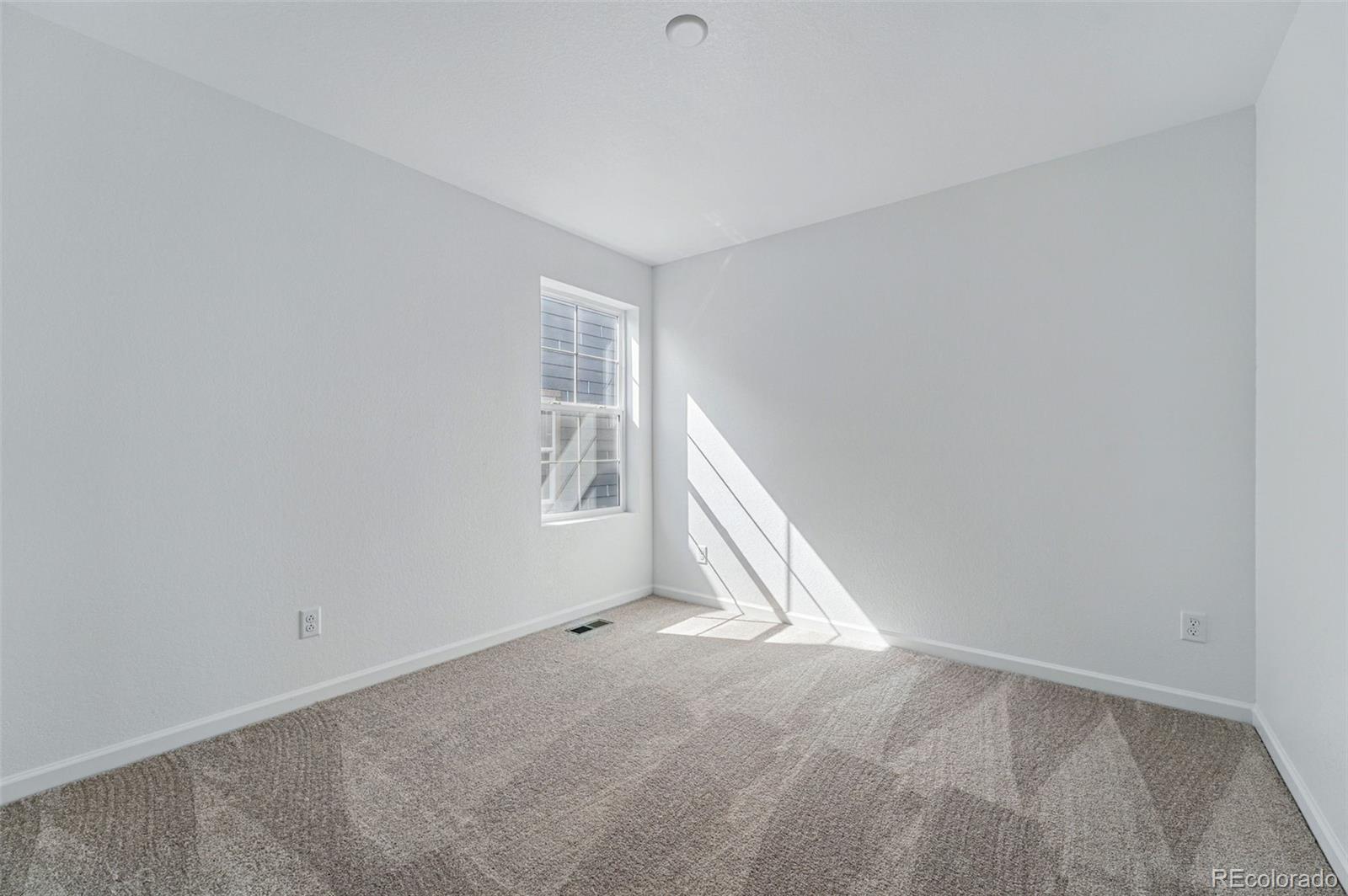 3334 N Catawba Way