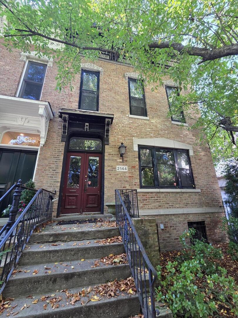 Developers, remodelers or creative visionary!  This Landmarked Rowhome is in need of total gut rehab! It is however on one of the most iconic streets in Lincoln Park.  This Landmark rowhome is a dimond in the rough waiting for someone to bring it back to its glory days. The property is a corner and features both front and back yards that offers potential to expand  and create acustom dream home.  There are currently includes 4 bedrooms, 2 bathrooms with an unfinished basement, the 1-car garage is not sound(bring your architect and contractor) Easy access to the Red and Brown Line CTA stops, bus routes, and the 90/94 expressway makes commuting effortless. Property is sold as-is and requires a lot of work. Best for experienced builders, rehabbers.
