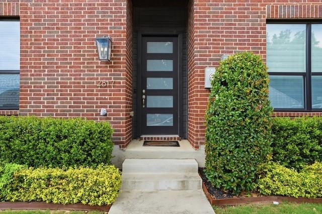 Experience modern living in the heart of Fort Worth's desirable University District! This beautifully designed townhome offers approximately 1,900 square feet of living space with 3 spacious bedrooms, 2.5 bathrooms, and an attached 2-car garage. Built in 2020, the home features an open-concept floor plan, abundant natural light, and contemporary finishes throughout.The spacious kitchen flows seamlessly into the living and dining areas, making it perfect for entertaining or everyday living. Upstairs, you'll find generously sized bedrooms, including a private primary suite with ample closet space and a well-appointed ensuite bath. Additional highlights include a full-size laundry area, energy-efficient construction, and low-maintenance living.Conveniently located just minutes from TCU, the Medical District, Magnolia Avenue, and Downtown Fort Worth, you'll enjoy easy access to shopping, dining, entertainment, and major employers. Whether you're a student, medical professional, or anyone looking to enjoy one of Fort Worth's most vibrant neighborhoods, this home offers the perfect combination of comfort and convenience.