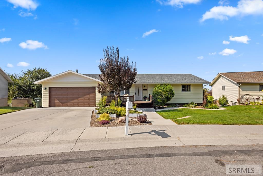 1445 Bluebell Circle