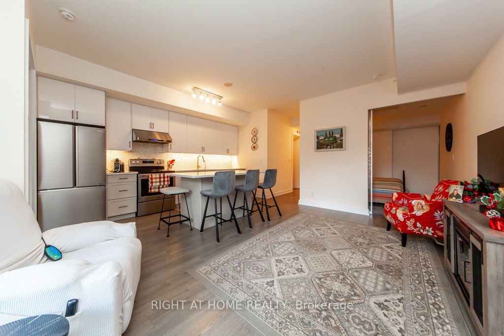 6 Parkwood Ave 317