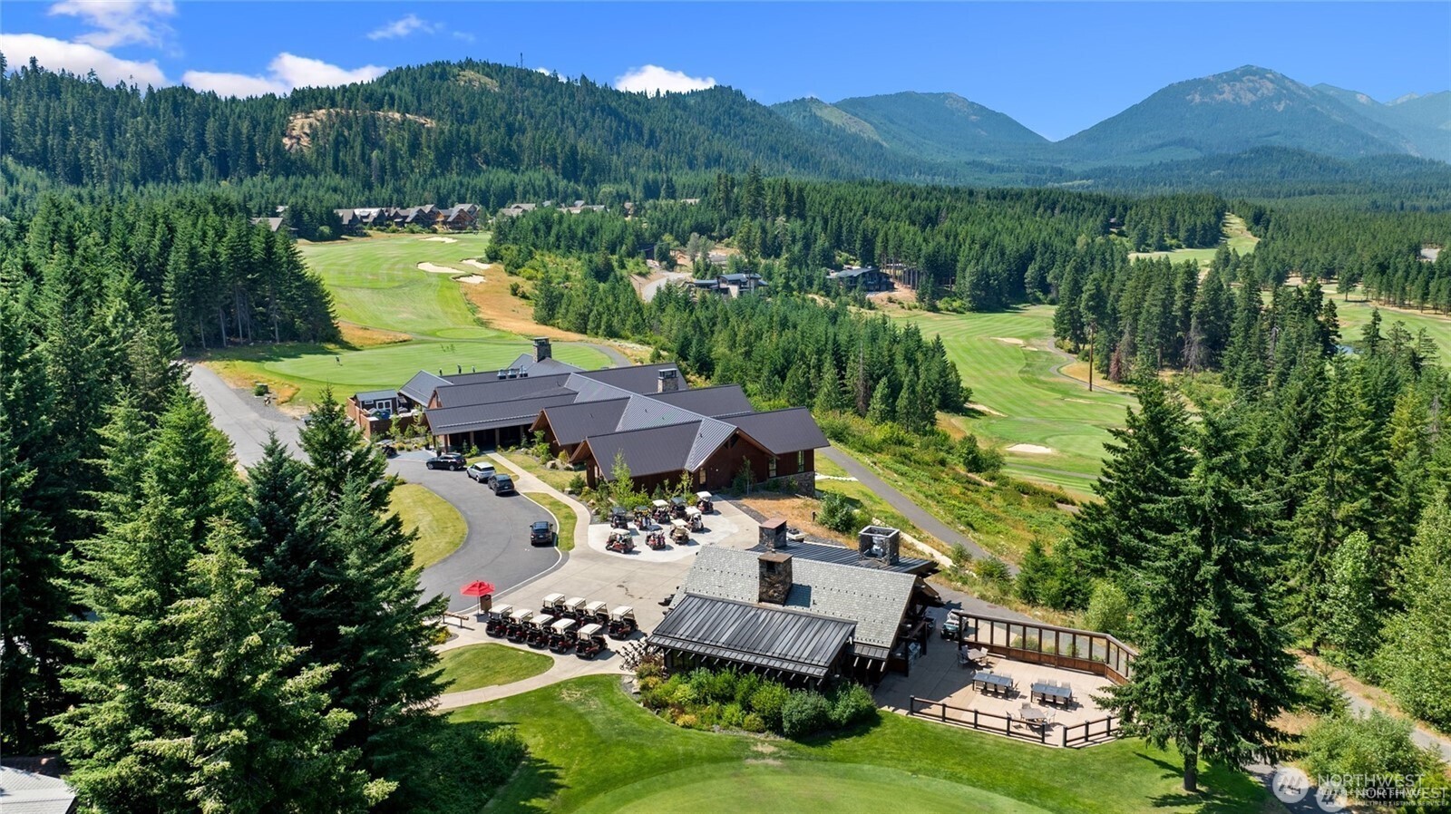 The Great House offers incredible indoor and outdoor gathering spaces—the perfect place to unwind with a glass of wine or a cocktail after a full day of golf, hiking, exploring, an incredible dinner and enjoying everything Tumble Creek has to offer.