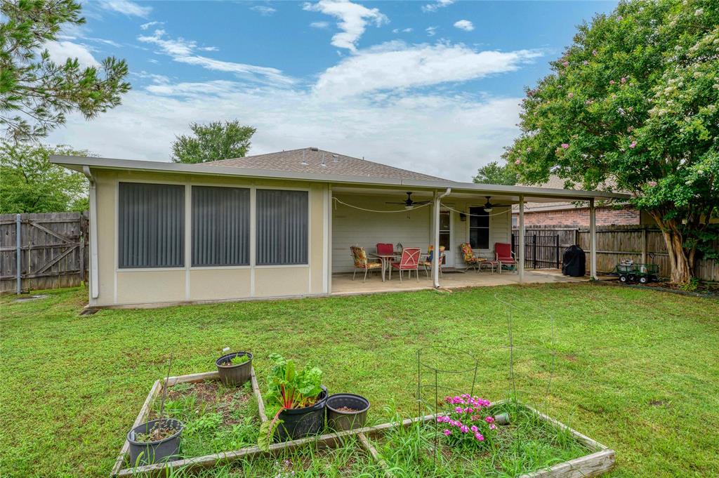 2900 Bluffs Court