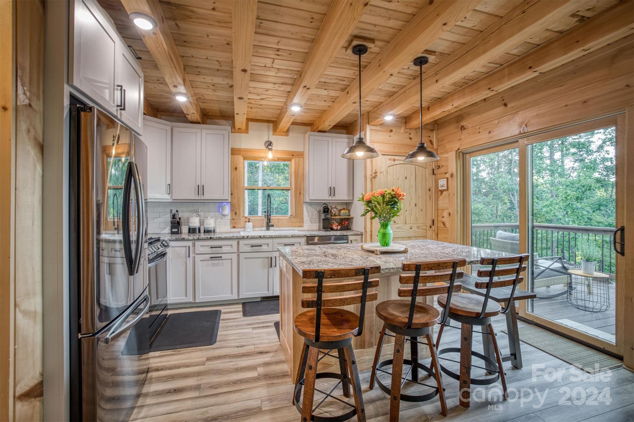 210 Grandview Loop