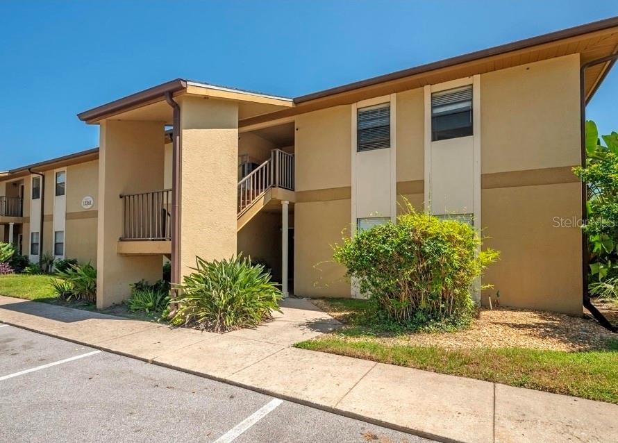Beautiful, top floor, corner 3 bedrooms, 2 bathrooms located in a gated community with many features and 5 miles away from the beach! Enjoy your morning coffee on the large, screened porch over looking the pool, spa and outdoor grilling area and with access from the family room and the master bedroom. New stainless steel refrigerator and new a/c ductwork. Bella Vista on Lake Seminole is 30 minutes from Tampa International Airport and is a gated community. This rare condo is also located right next to the beautiful clubhouse and fitness center. Just a few buildings away, you will find a stunning dock into Lake Seminole where you can kayak, canoe, fish or relax on lake side benches. Centrally located to both Tampa and St. Petersburg. The master bedroom has a walk-in closet, and bathroom with stand up shower. Other 2 bedrooms are side by side down the hall. 2nd bathroom has a shower/tub. *photos are prior to current tenant.