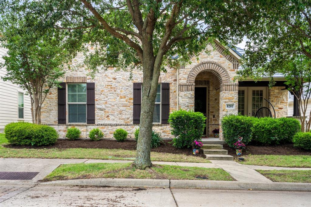 8201 Chief Spotted Tail Drive