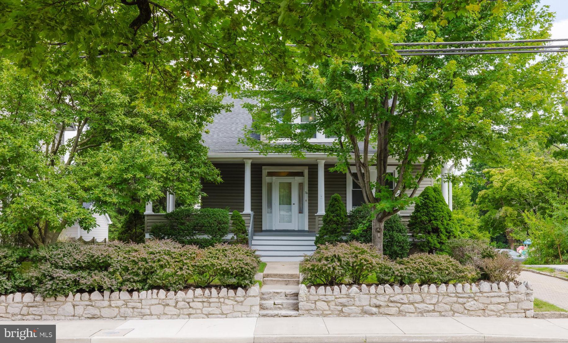 34 Burke Avenue E