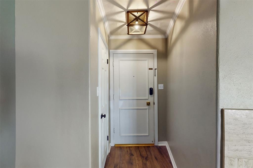 2301 Ridgmar Plaza 8