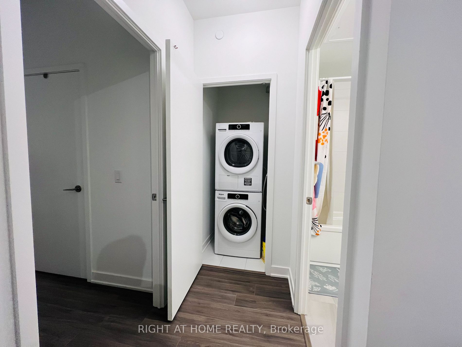681 Yonge St 315