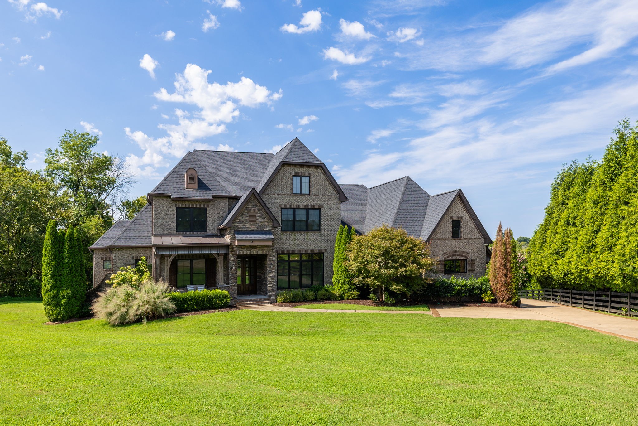 2713 Deer Haven Ct