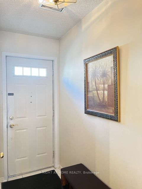 80 Strathaven Dr 25