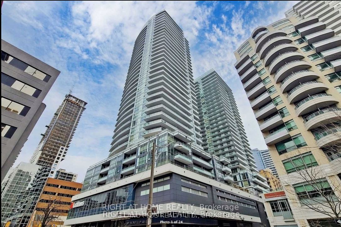 89 Dunfield Ave 907