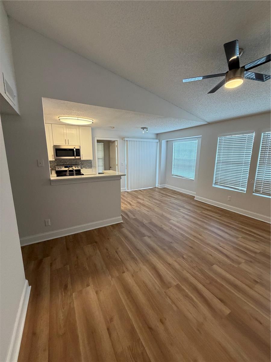 11520 Westwood 527