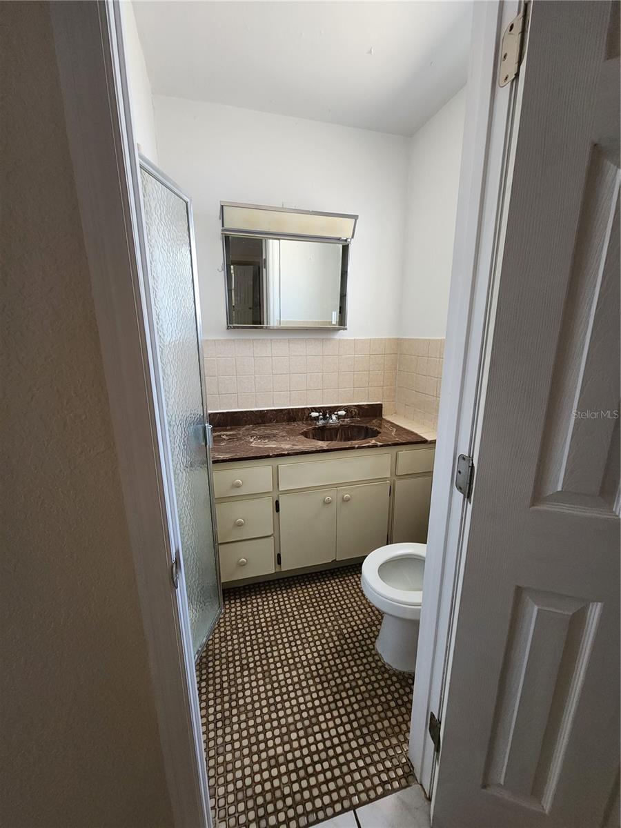 3421 W Abdella Street