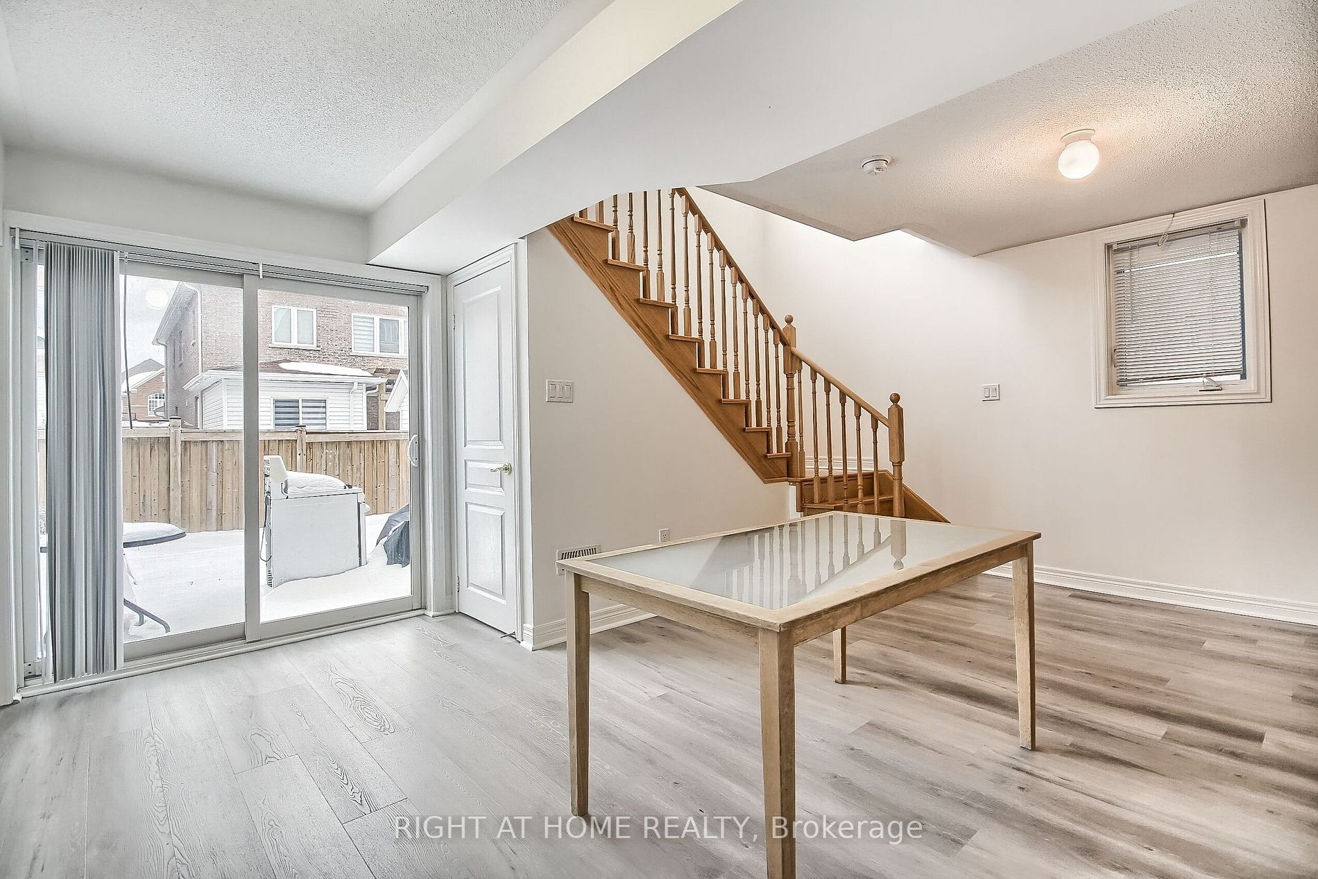 63 Paper Mills Cres
