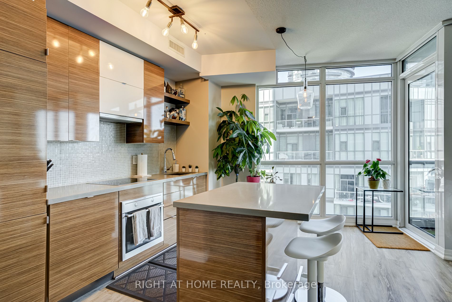 59 Annie Craig Dr 1601