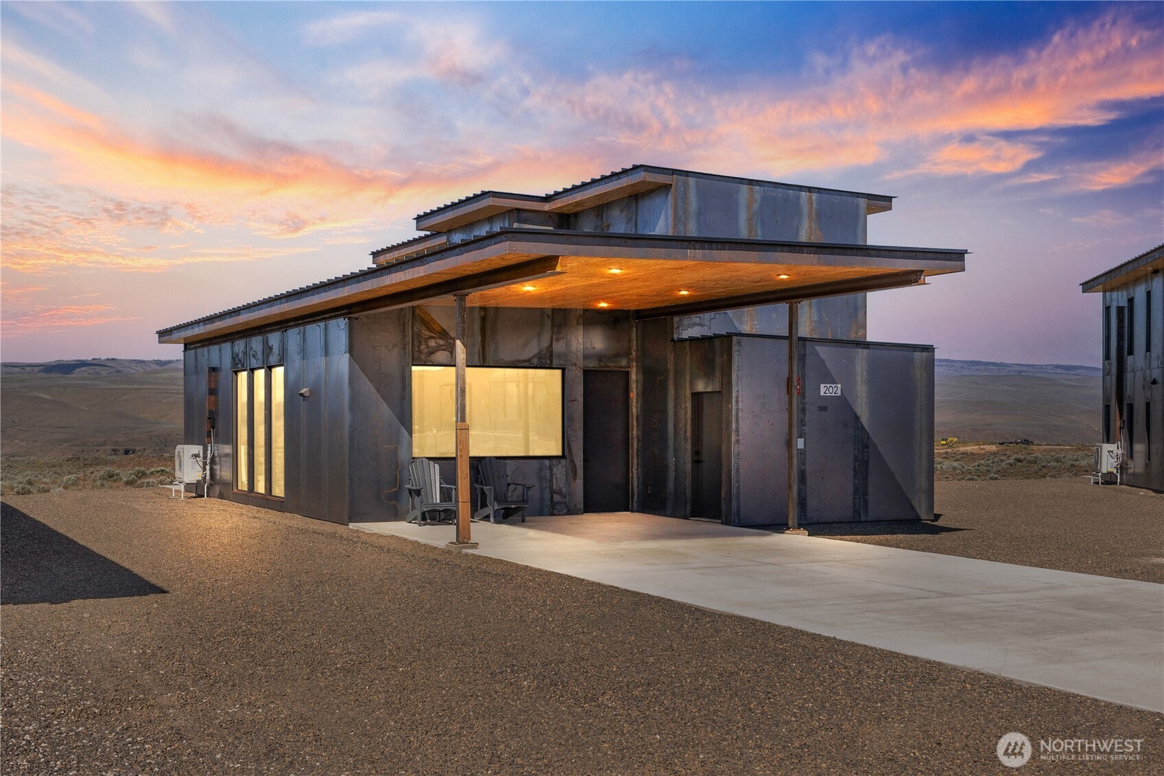 202 Rattlesnake Point NW