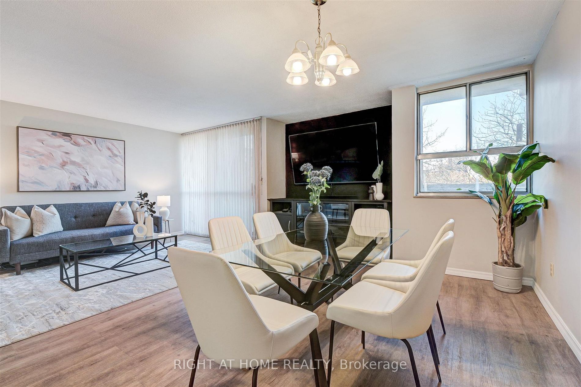 2 Crescent Town Rd 406