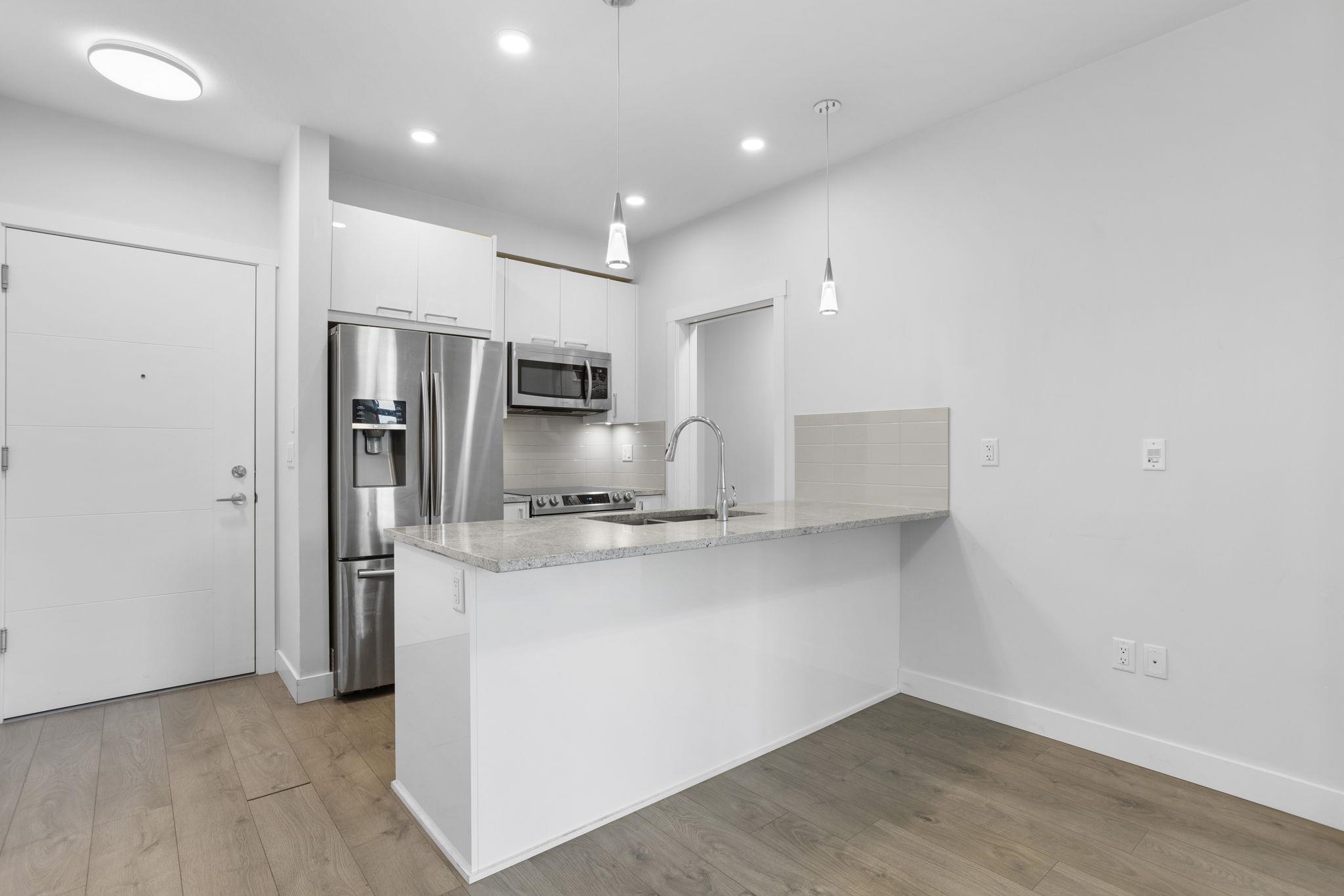 20686 Eastleigh Crescent 207