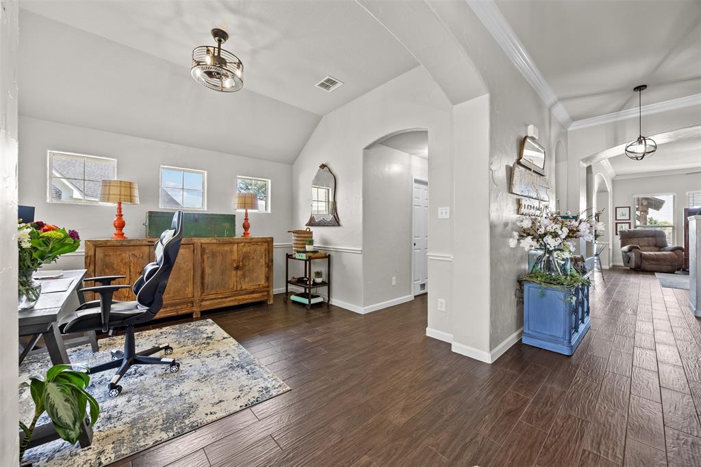 705 Eagle Court