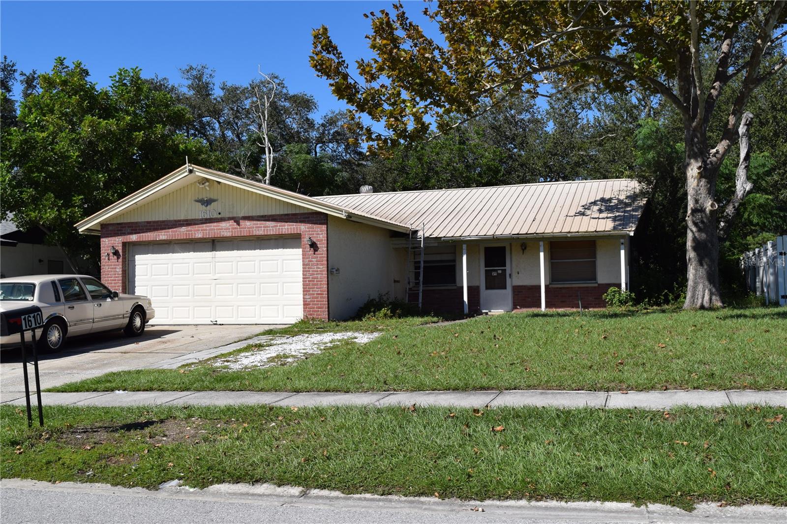 INVESTORS, this home could be your next Dunedin rehab project! This home will require extensive renovations to shine in the lovely Piper's Glen neighborhood. This must be an "as is" cash sale, suitable for experienced renovators that can visualize the potential in a property and have the resources to make this home beautiful again. The HOA membership includes a community pool, a large City of Dunedin Park just down the street has a shaded playground. Piper's Glen is located in a convenient area of Dunedin with shopping and dining close by, quaint downtown Dunedin, gorgeous Honeymoon Island beaches are minutes away. This is a great opportunity for the right buyer. Bring your best offer!