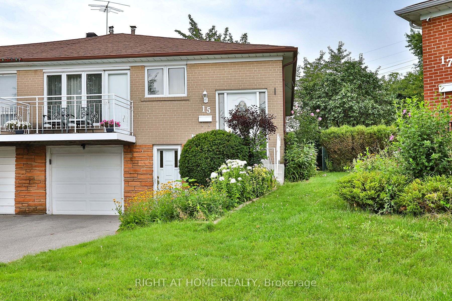 15 Tinton Cres