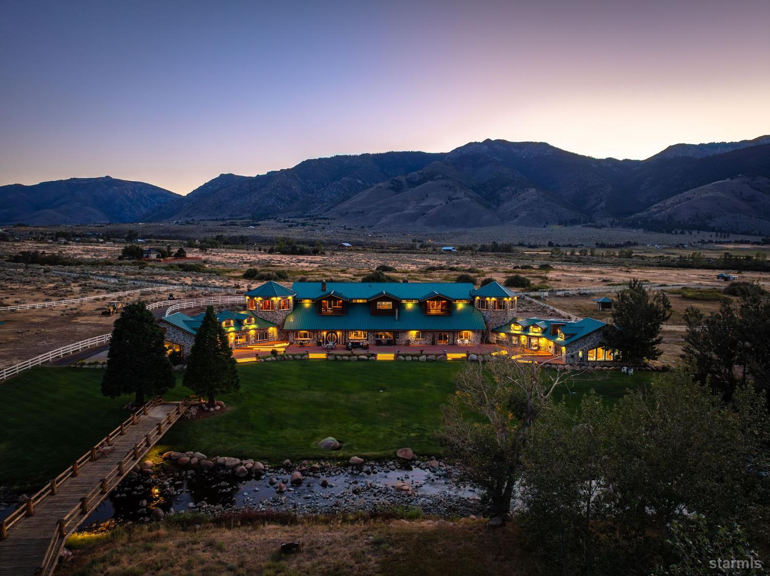 827 River Ranch