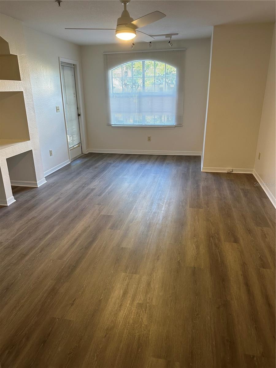 7250 Westpointe Boulevard 1028