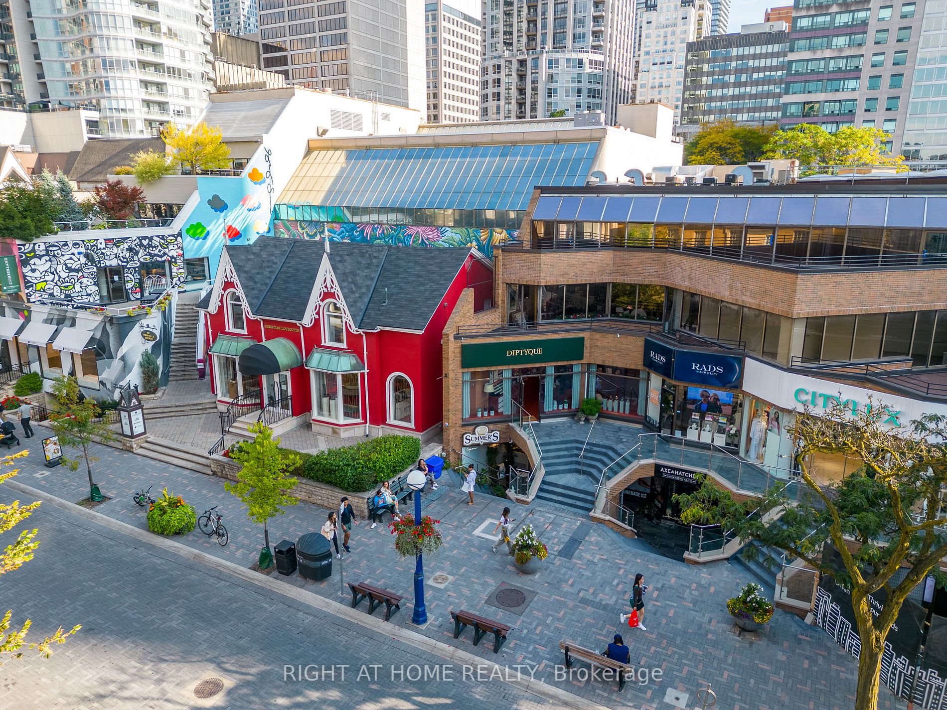 100 Yorkville Ave 301