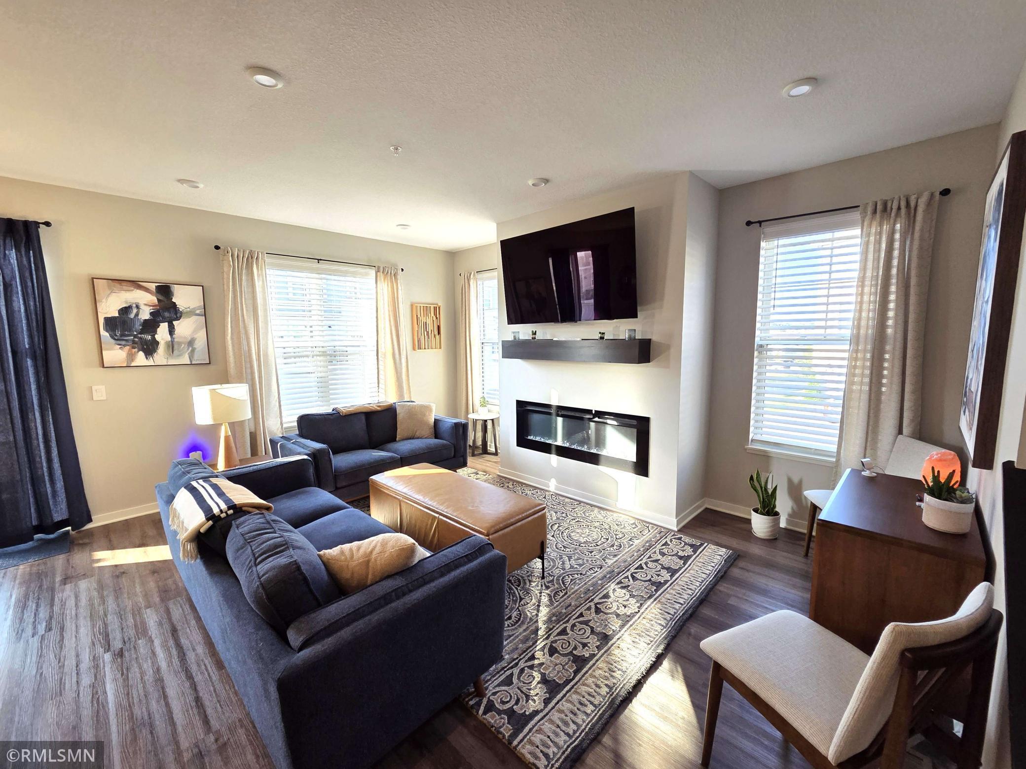 2234 Gateway Curve