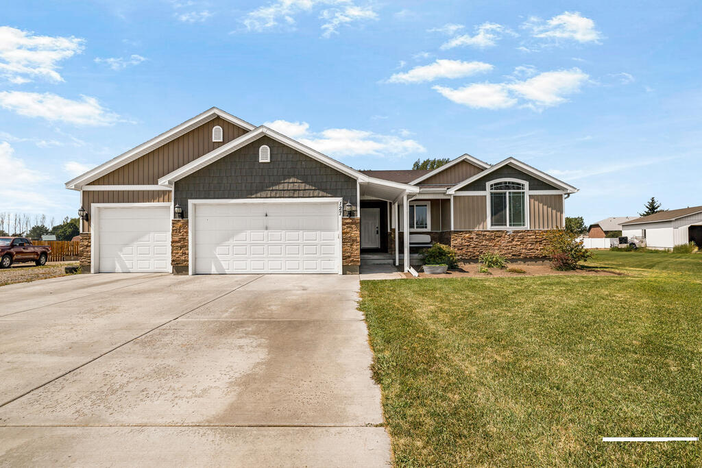 127 N 4010 E