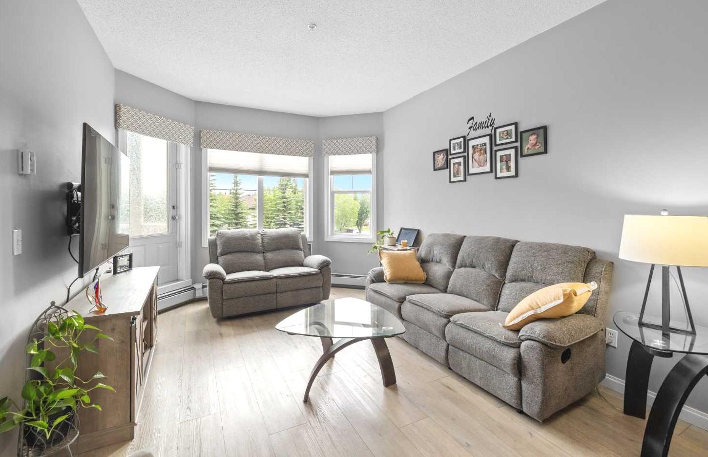 8 Prestwick Pond Terrace SE 220, Calgary, AB 