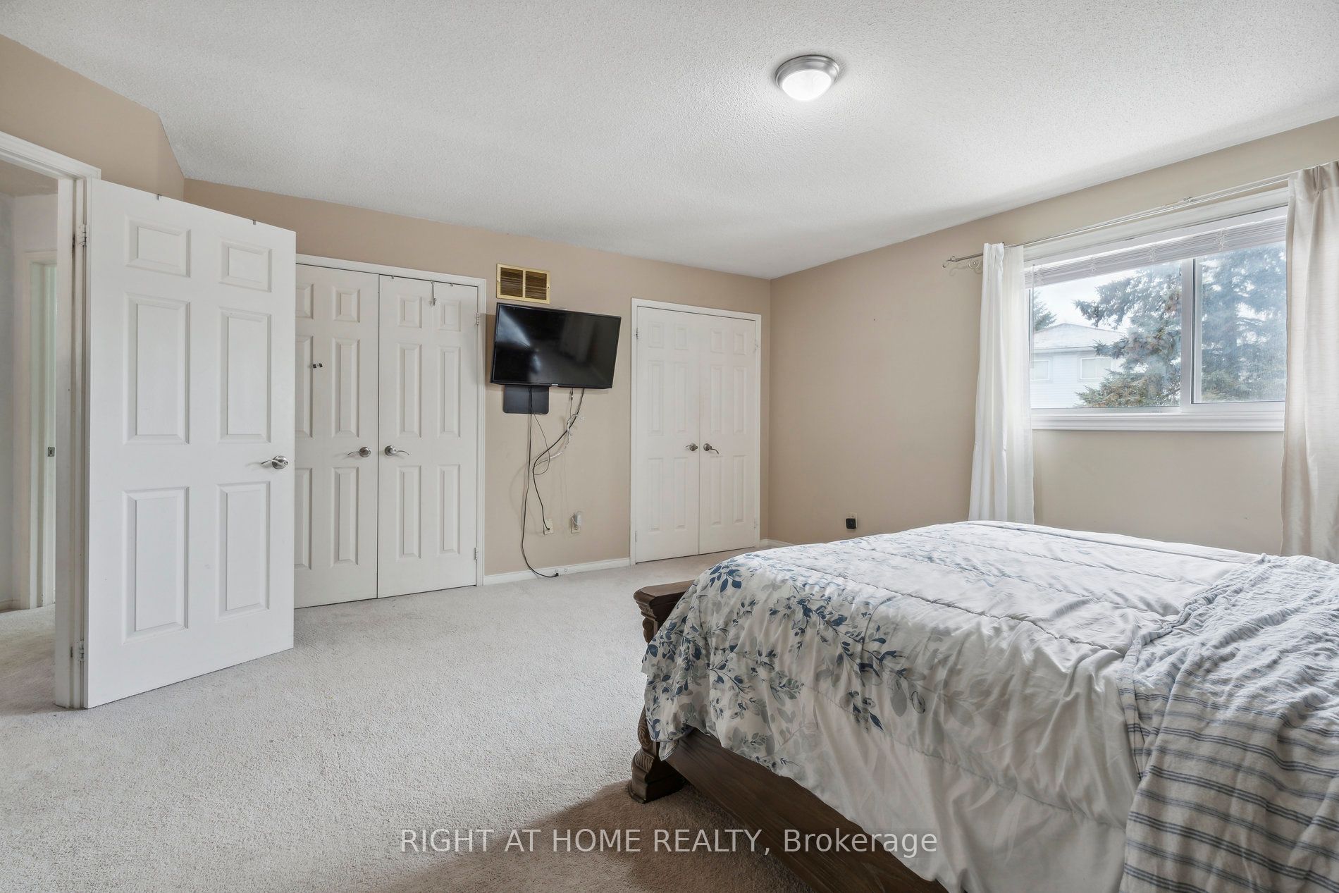 200 W Livingstone W St