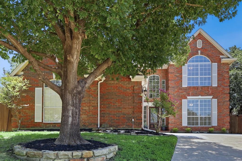 925 Hillside Court
