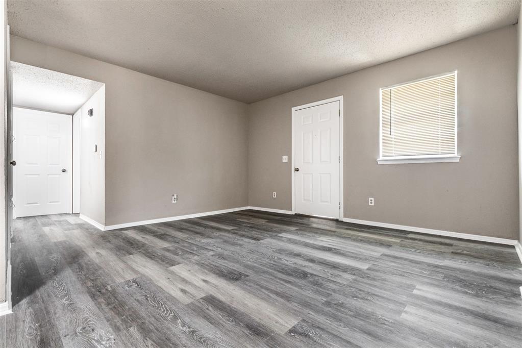 2 bedroom 1 bath home For Lease, Moore Schools. freshly painted and new flooring ,Close to Buck Thomas. 1 year lease. Kitchen Includes gas stove, pantry and dishwasher. Access to backyard, Cozy living room, Spacious rooms with walk-in closets, washer/dryer connections, fully fenced backyard.