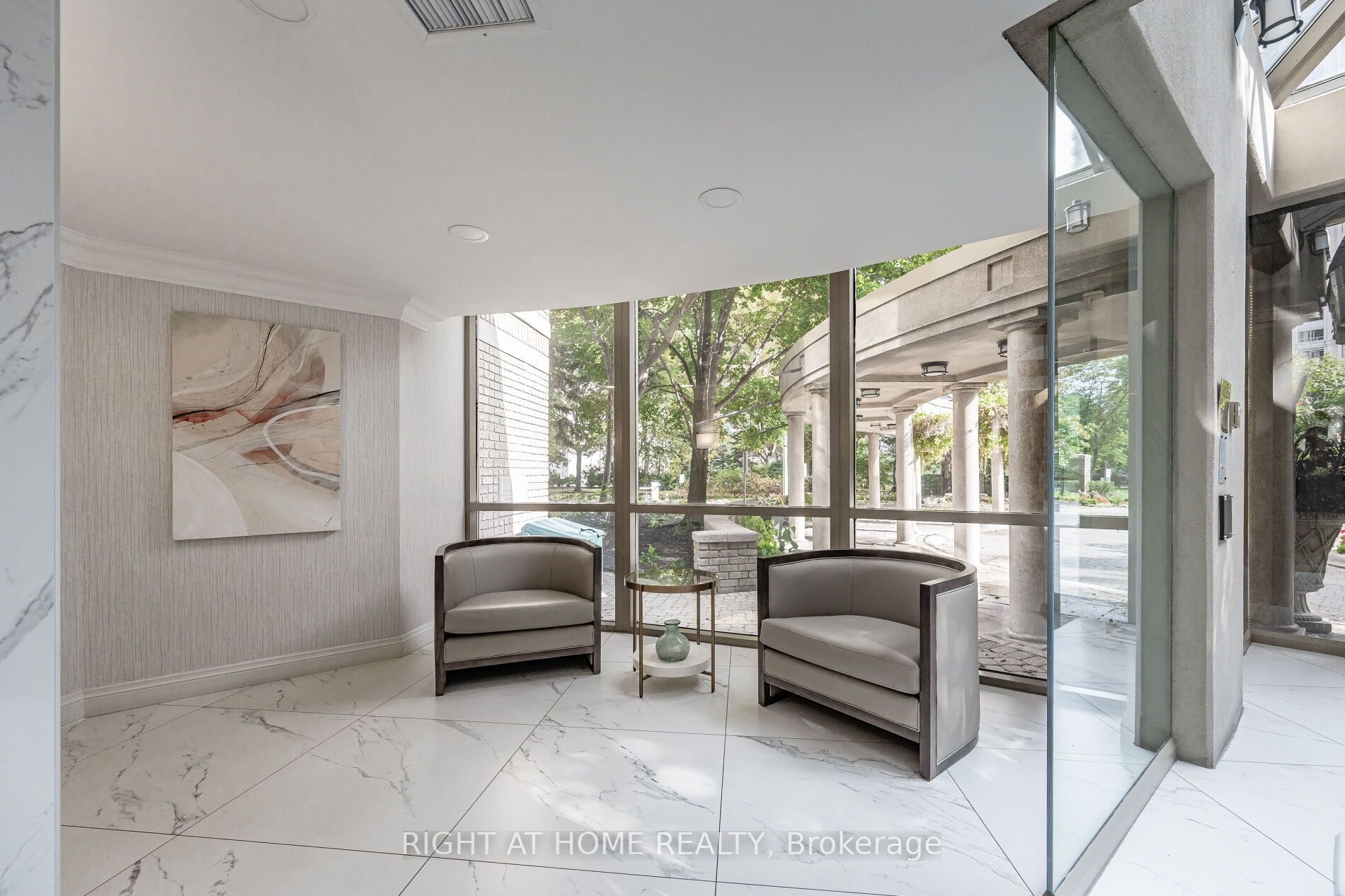 45 Kingsbridge Garden Circ 503