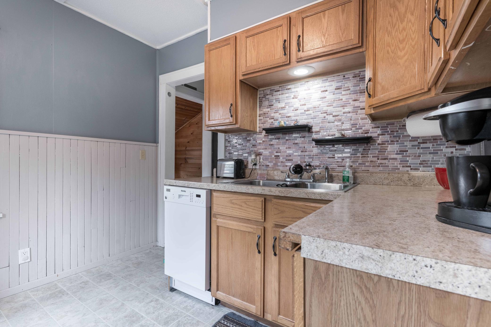 1121 N Cleveland Avenue