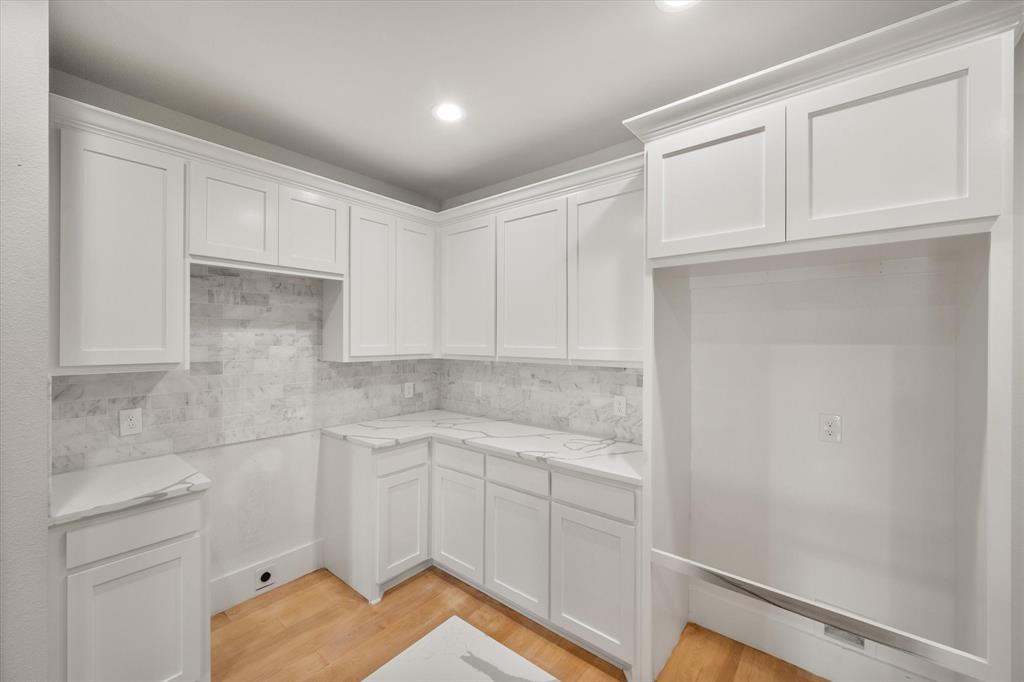 802 E 14th