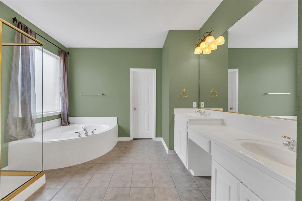 9909 Oakmont Court